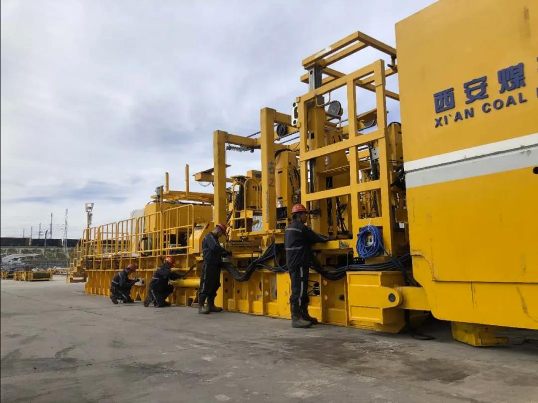 全國首套智能掘進機器人系統地面聯合試運轉成功